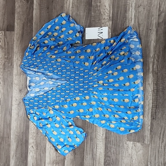 Zara Pineapple Blue Top - Picture 2 of 3